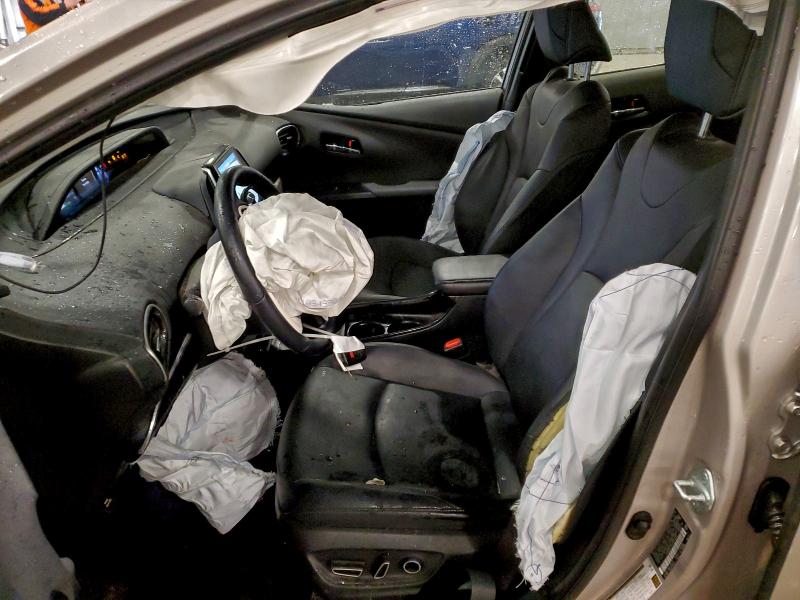 Фото 7 - TOYOTA PRIUS