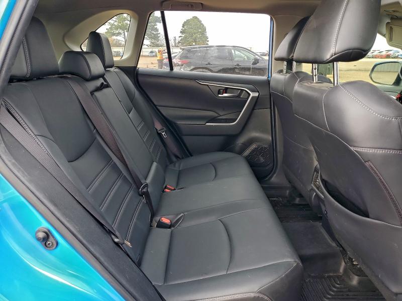 Фото 11 - TOYOTA RAV4