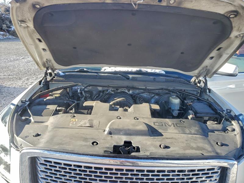 Фото 12 - GMC YUKON