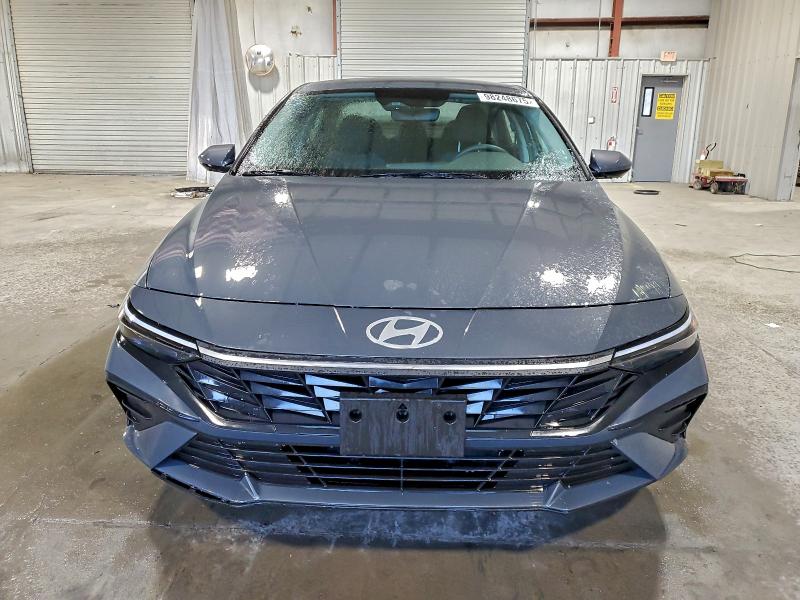 Фото 5 - HYUNDAI ELANTRA