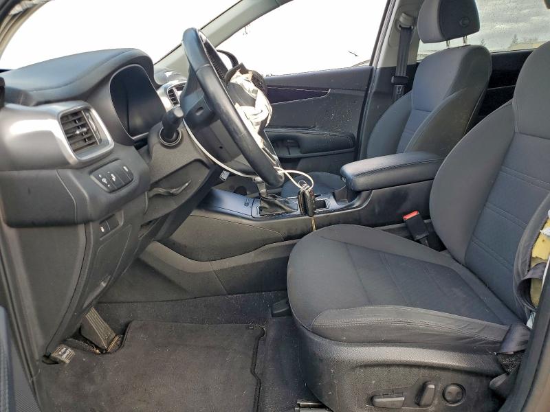 Фото 7 - KIA SORENTO