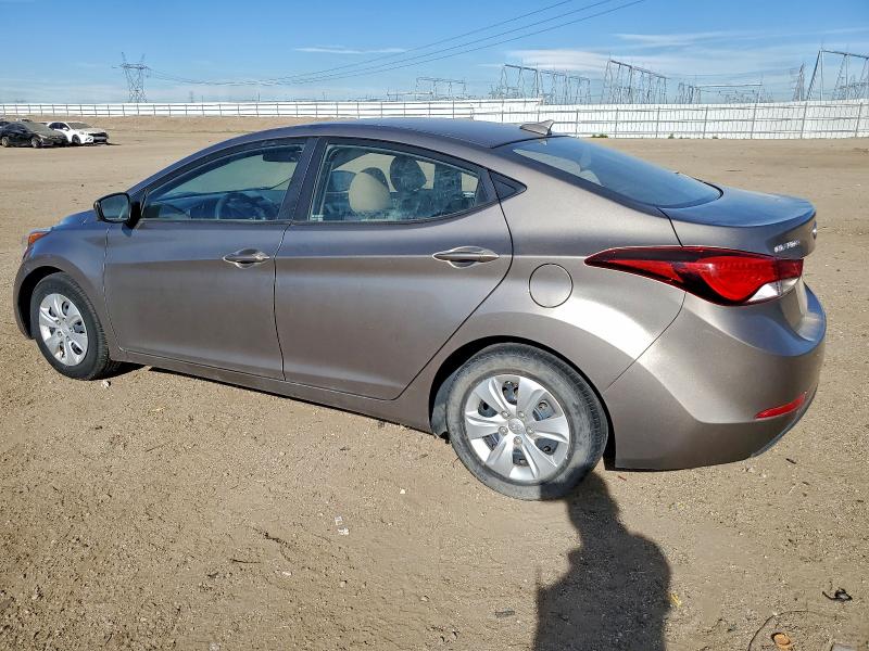 Фото 2 - HYUNDAI ELANTRA