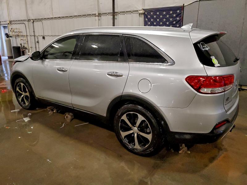 Фото 2 - KIA SORENTO