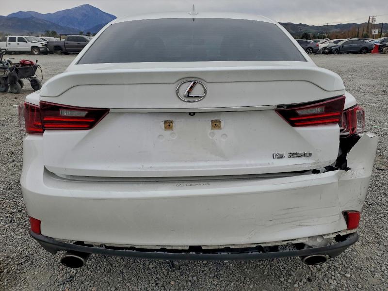 Фото 6 - LEXUS IS