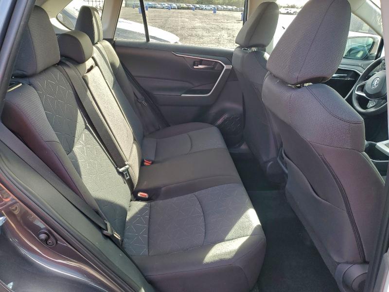 Фото 11 - TOYOTA RAV4