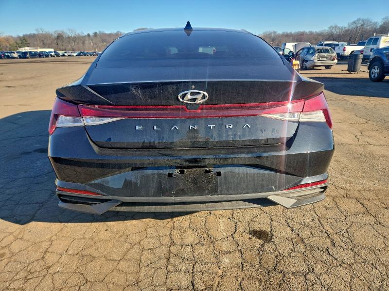 Фото 6 - HYUNDAI ELANTRA