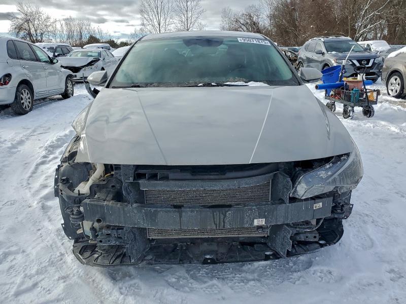 Фото 5 - HYUNDAI ELANTRA