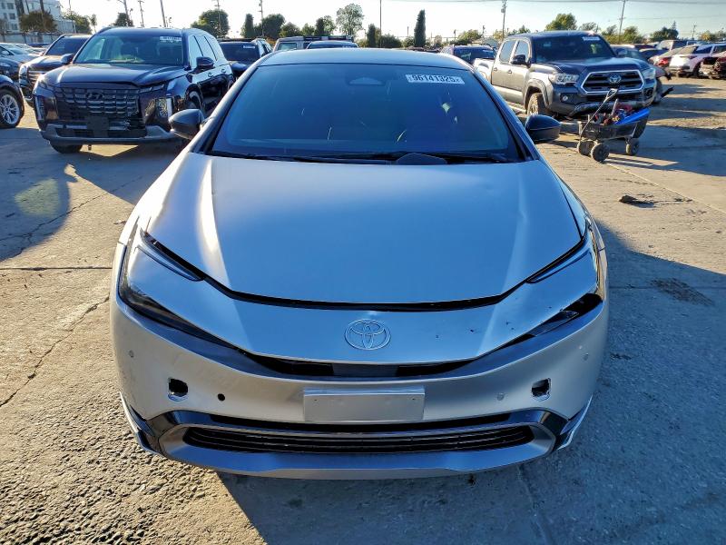 Фото 5 - TOYOTA PRIUS