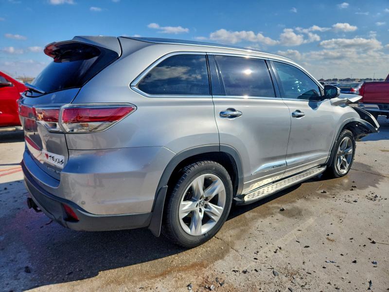 Фото 3 - TOYOTA HIGHLANDER