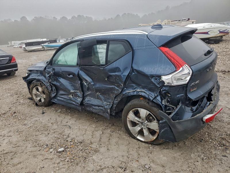 Фото 2 - VOLVO XC40