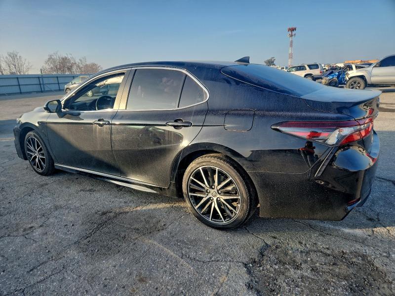 Фото 2 - TOYOTA CAMRY