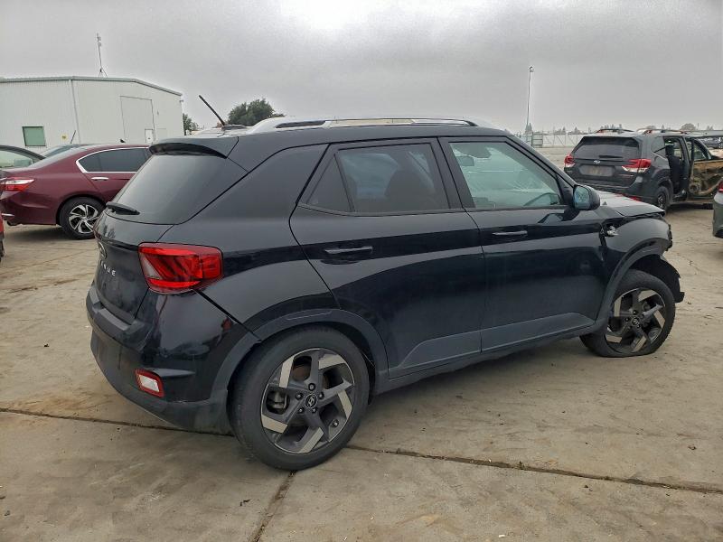 Фото 3 - HYUNDAI VENUE