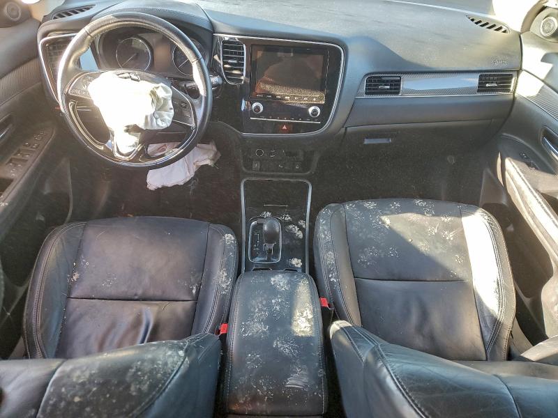 Фото 8 - MITSUBISHI OUTLANDER