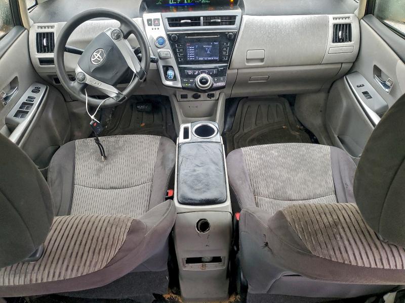 Фото 8 - TOYOTA PRIUS