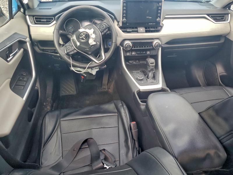 Фото 8 - TOYOTA RAV4