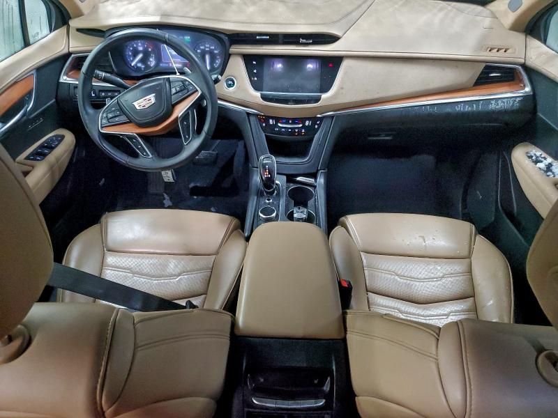 Фото 8 - CADILLAC XT5