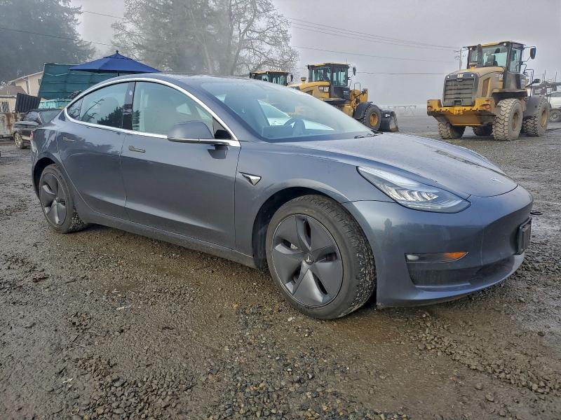 Фото 4 - TESLA MODEL 3