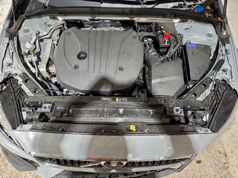 Фото 11 - VOLVO V60