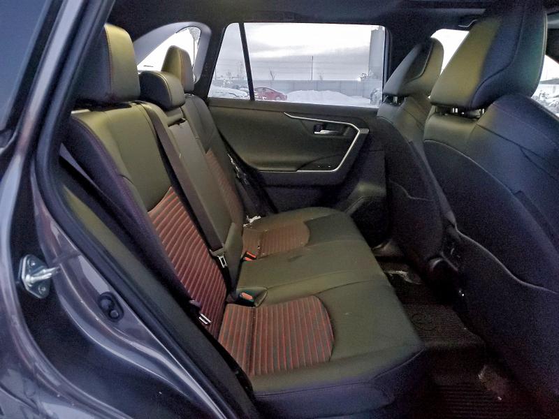 Фото 11 - TOYOTA RAV4