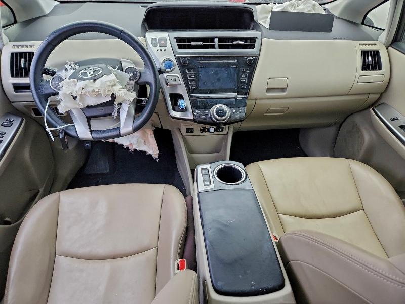 Фото 8 - TOYOTA PRIUS