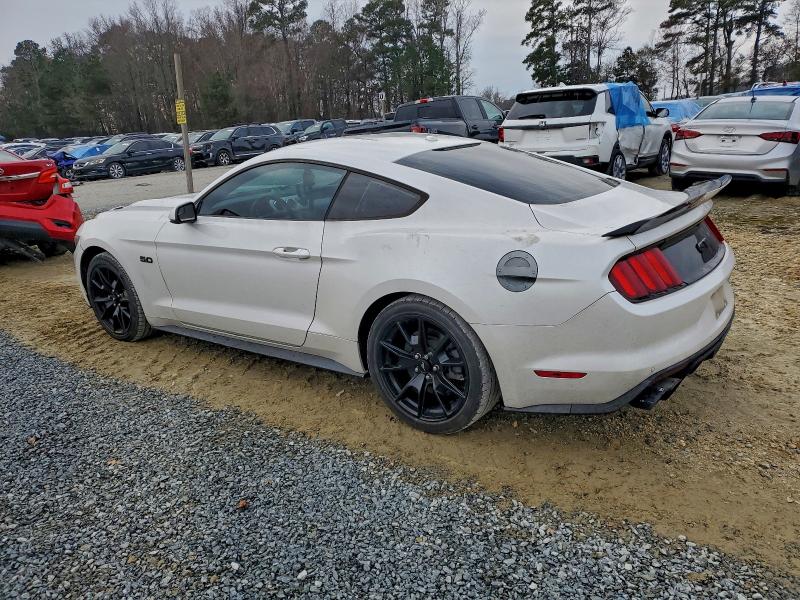 Фото 2 - FORD MUSTANG