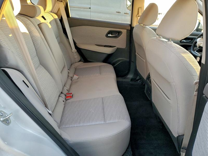 Фото 11 - NISSAN ROGUE