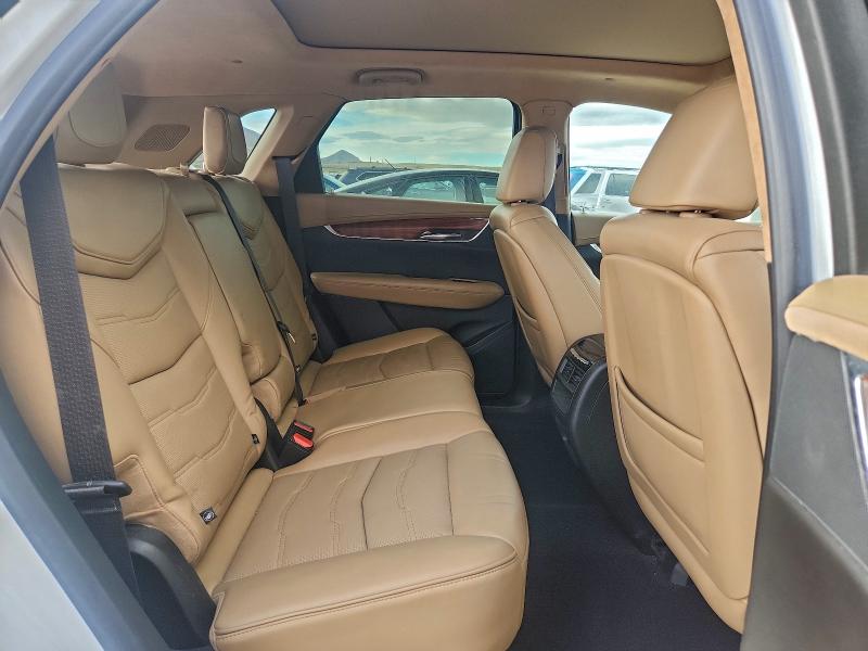 Фото 10 - CADILLAC XT5