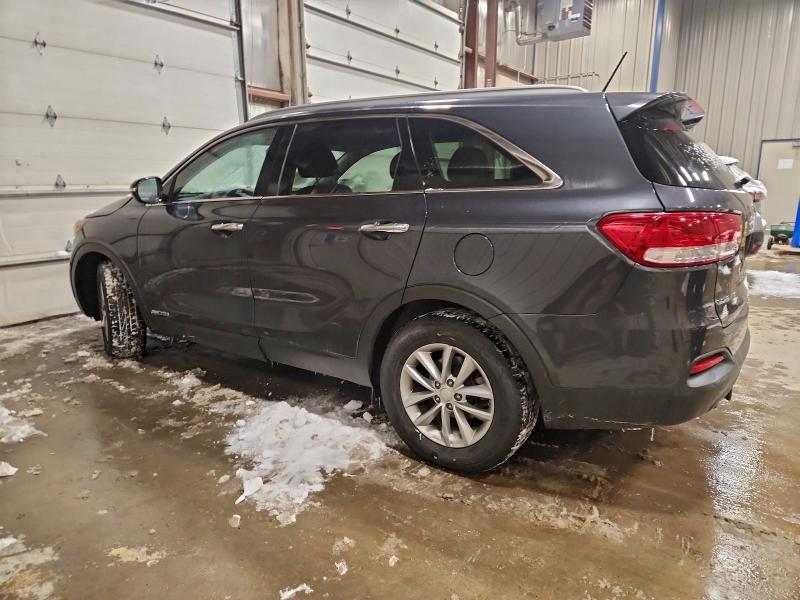 Фото 2 - KIA SORENTO