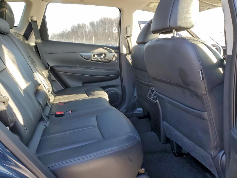 Фото 11 - NISSAN ROGUE