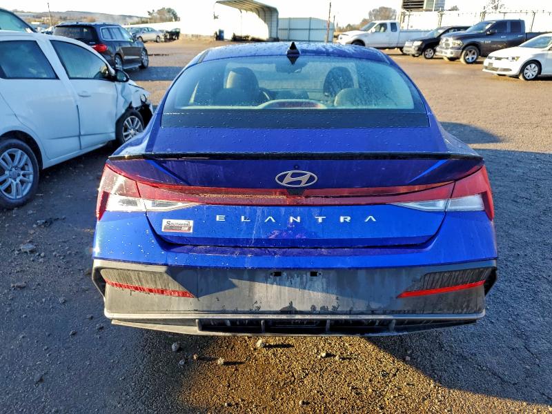 Фото 6 - HYUNDAI ELANTRA