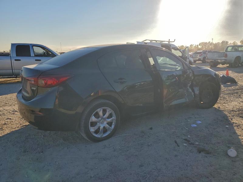 Фото 3 - MAZDA 3