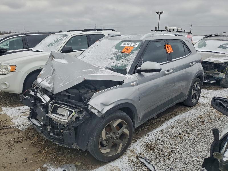 Фото 1 - HYUNDAI VENUE