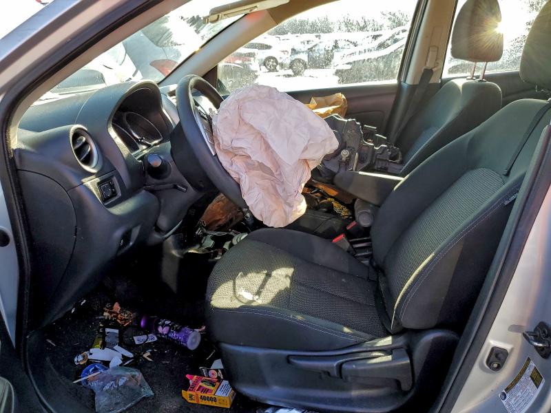 Фото 7 - NISSAN VERSA