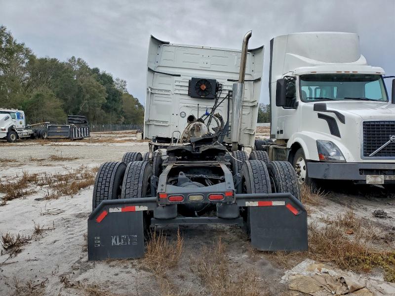 Фото 6 - VOLVO VN