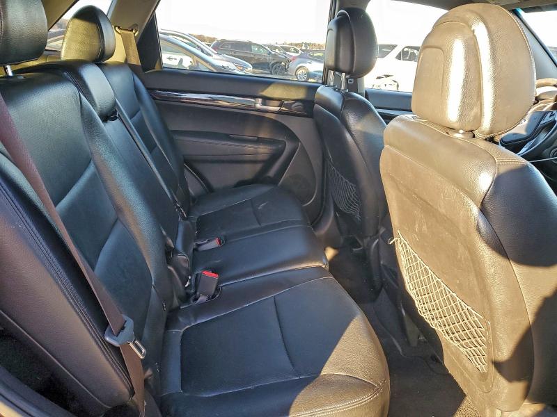 Фото 11 - KIA SORENTO