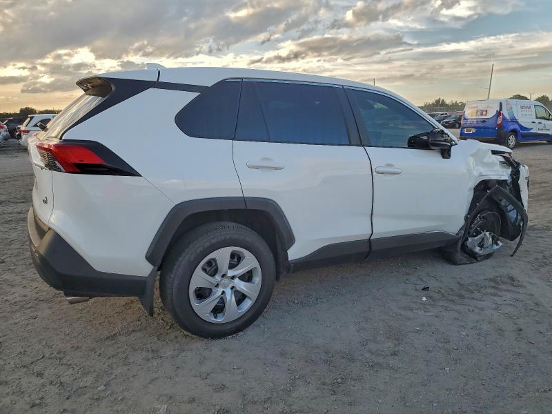 Фото 3 - TOYOTA RAV4