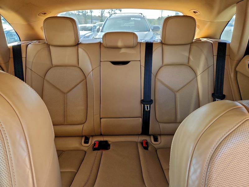 Фото 10 - PORSCHE MACAN