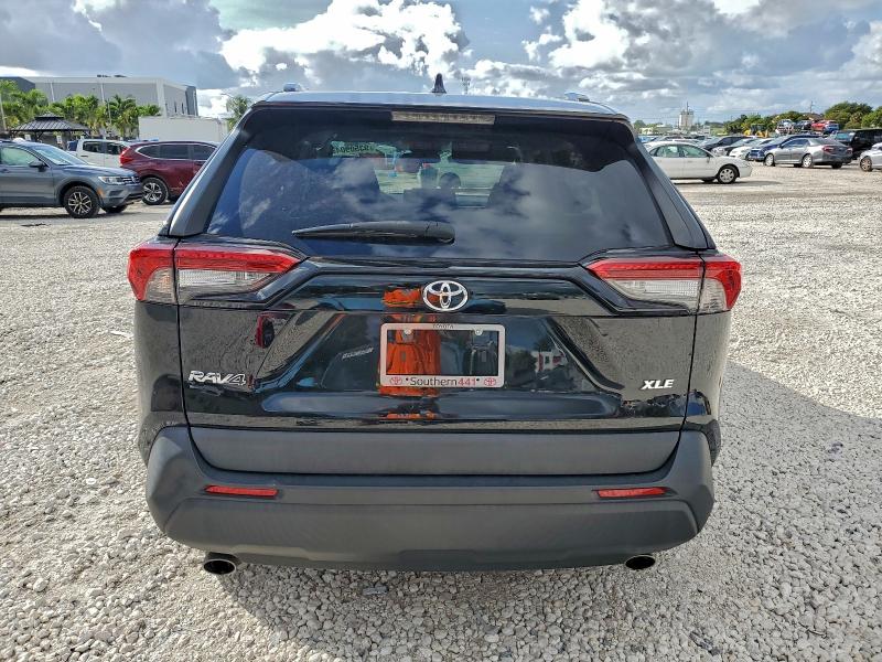 Фото 6 - TOYOTA RAV4