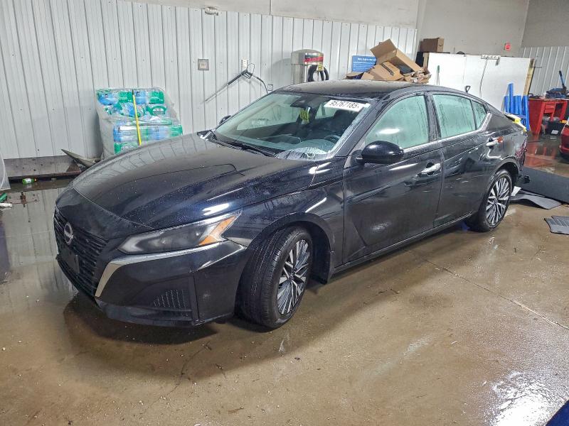 Фото 1 - NISSAN ALTIMA