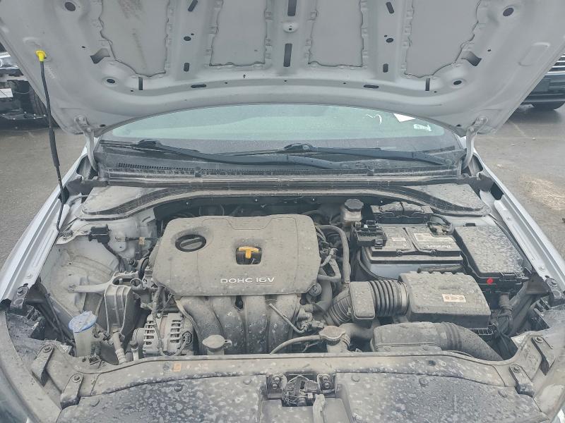 Фото 11 - HYUNDAI ELANTRA