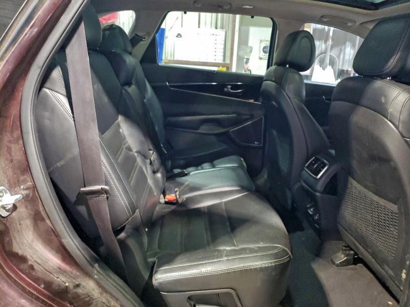 Фото 11 - KIA SORENTO