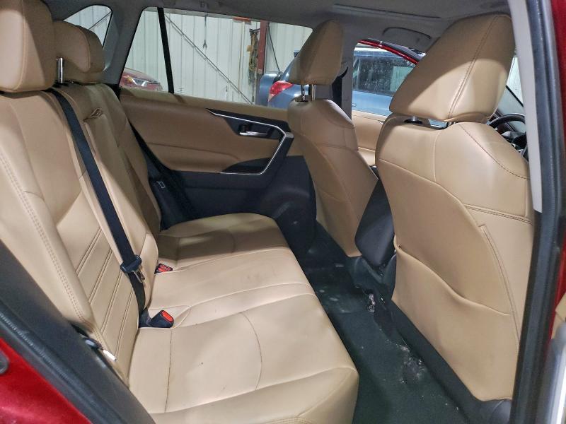 Фото 11 - TOYOTA RAV4