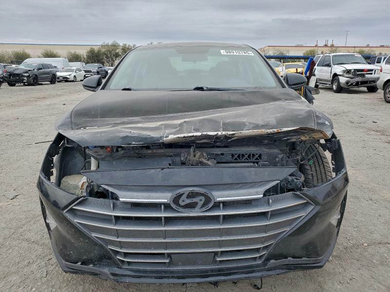 Фото 5 - HYUNDAI ELANTRA