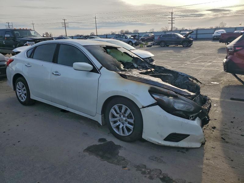 Фото 4 - NISSAN ALTIMA