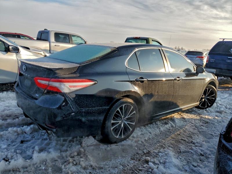 Фото 3 - TOYOTA CAMRY