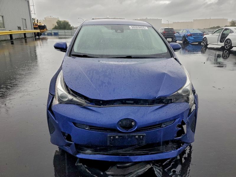 Фото 5 - TOYOTA PRIUS