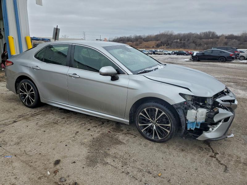 Фото 4 - TOYOTA CAMRY