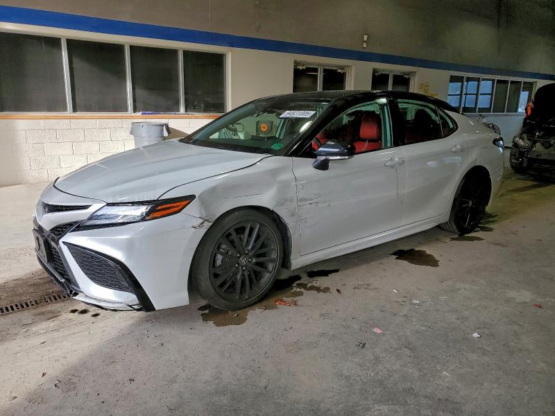 Фото 1 - TOYOTA CAMRY