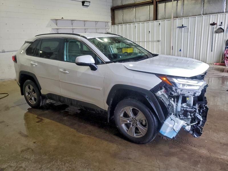 Фото 4 - TOYOTA RAV4