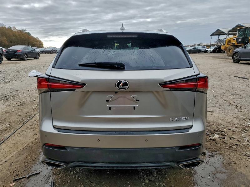 Фото 6 - LEXUS NX